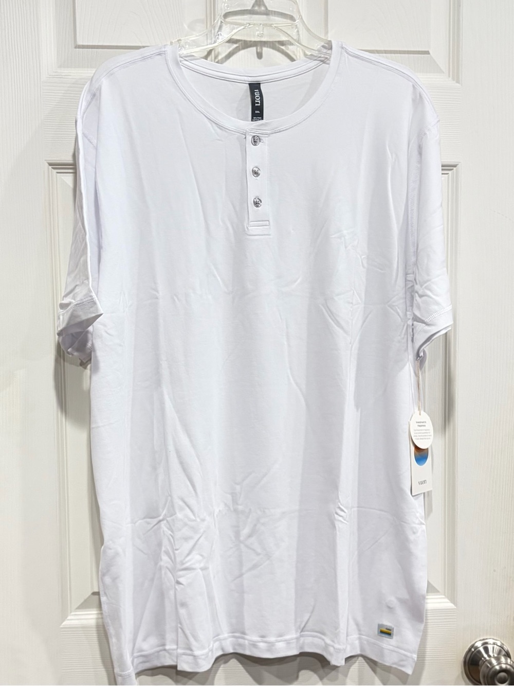 Vuori Men's XXL Short-Sleeve Tuvalu Henley White T-shirt NWT Travel 90% Cotton